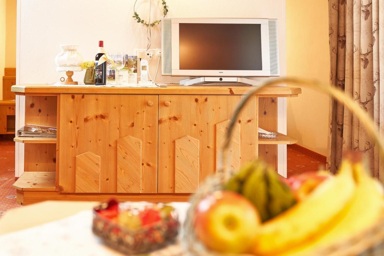 Ferienhaus Kirchplatzl Leutasch Bagian luar foto