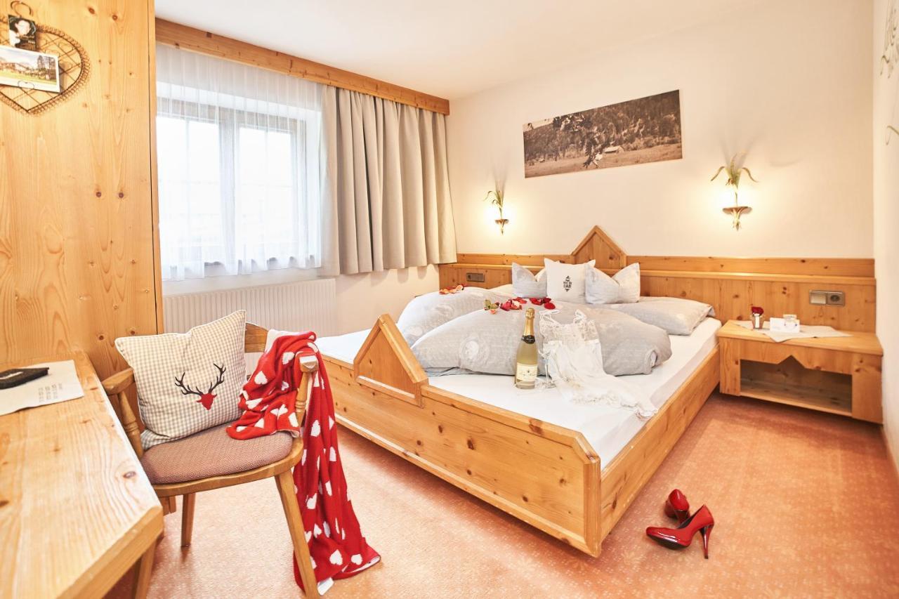 Ferienhaus Kirchplatzl Leutasch Bagian luar foto
