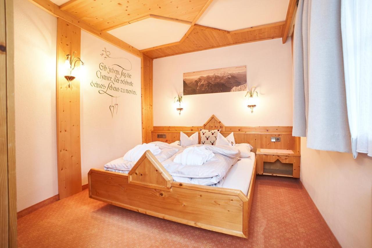 Ferienhaus Kirchplatzl Leutasch Bagian luar foto