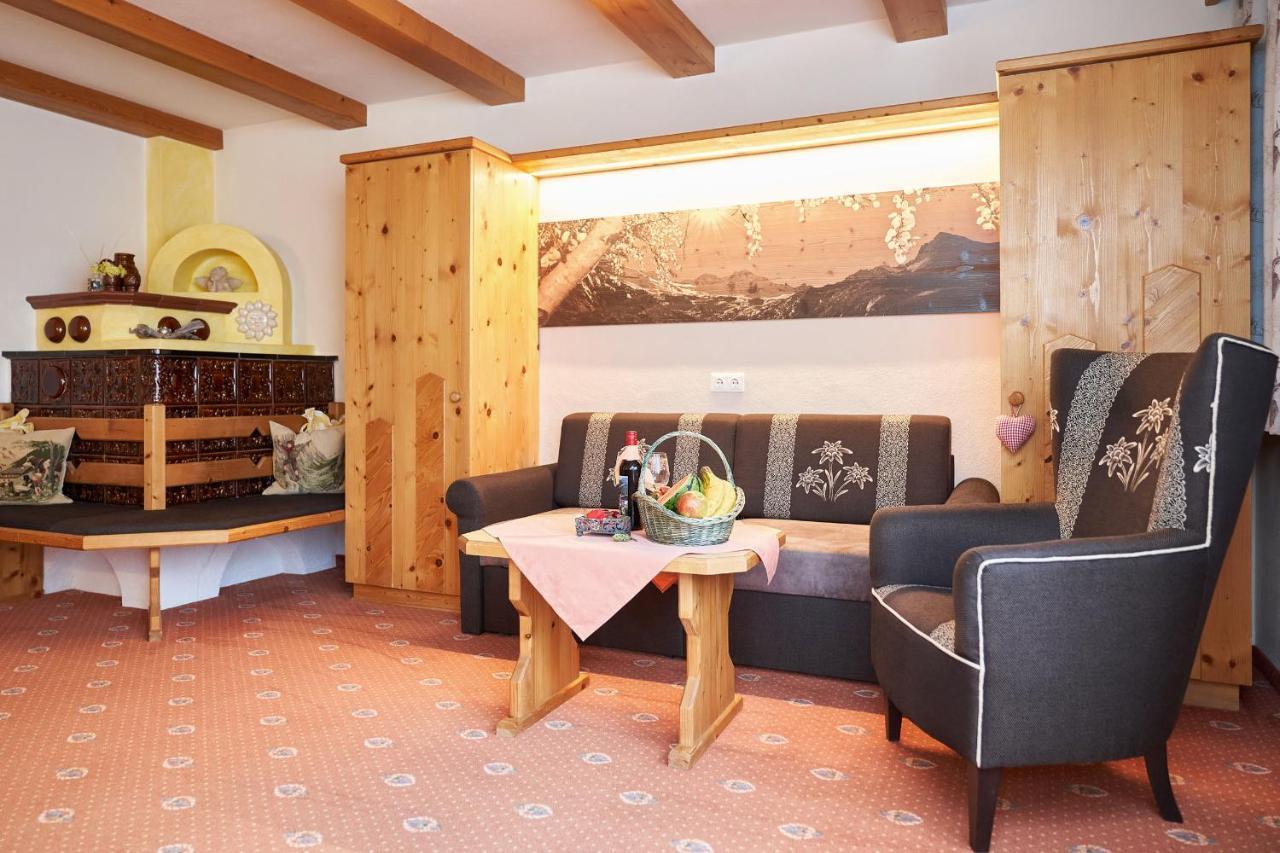Ferienhaus Kirchplatzl Leutasch Bagian luar foto