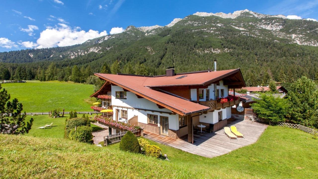 Ferienhaus Kirchplatzl Leutasch Bagian luar foto
