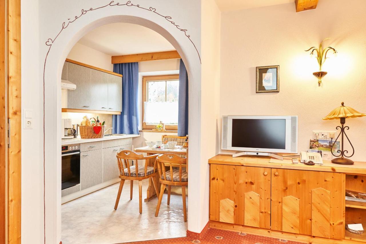 Ferienhaus Kirchplatzl Leutasch Bagian luar foto