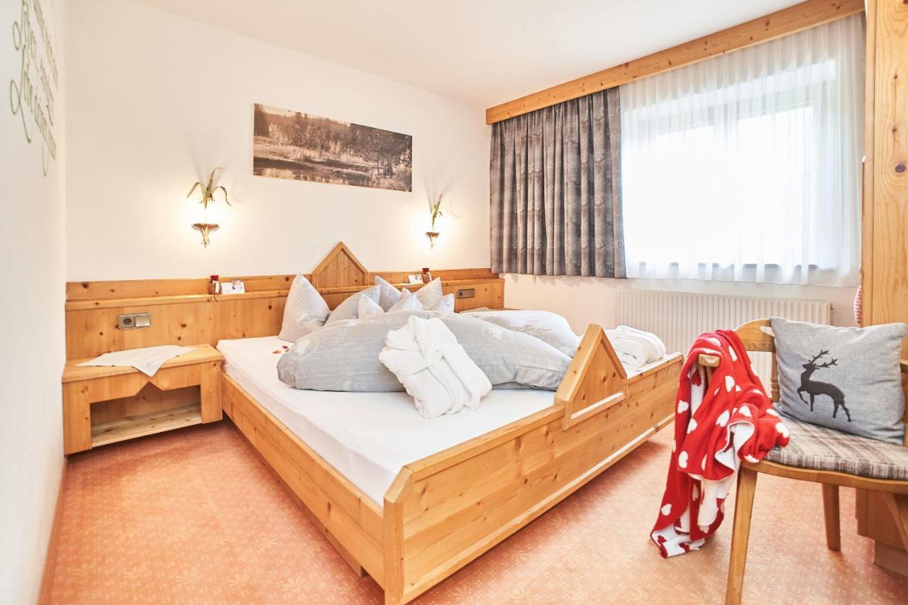 Ferienhaus Kirchplatzl Leutasch Bagian luar foto