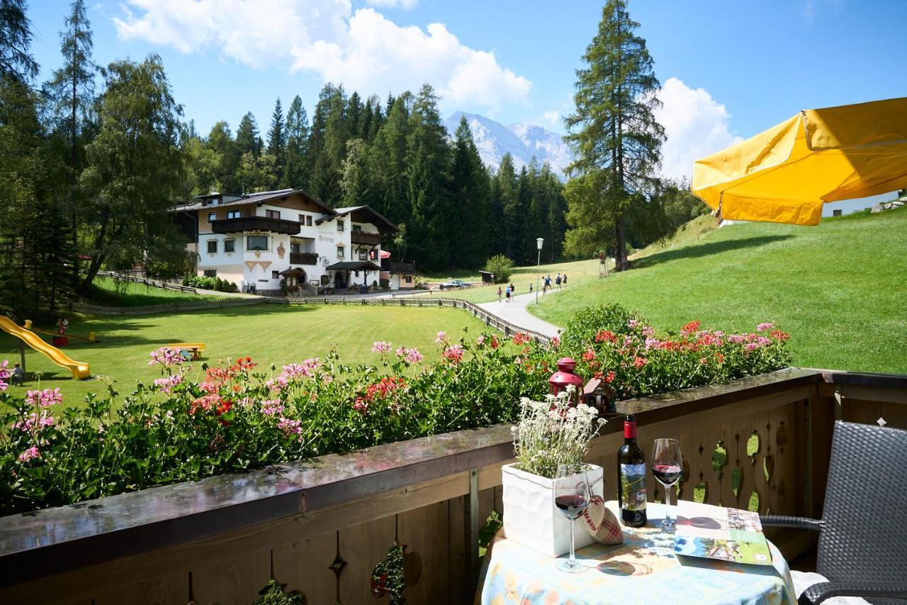 Ferienhaus Kirchplatzl Leutasch Bagian luar foto