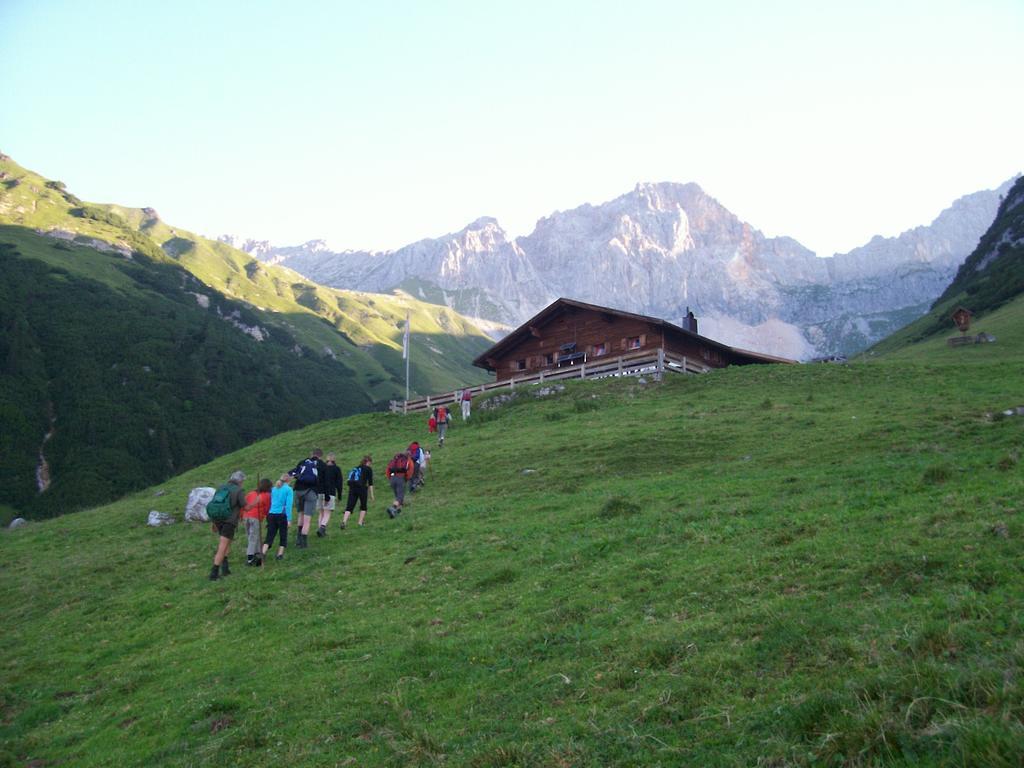 Ferienhaus Kirchplatzl Leutasch Bagian luar foto