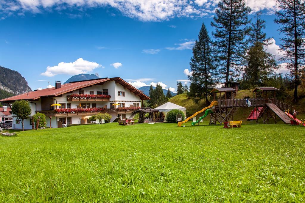 Ferienhaus Kirchplatzl Leutasch Bagian luar foto